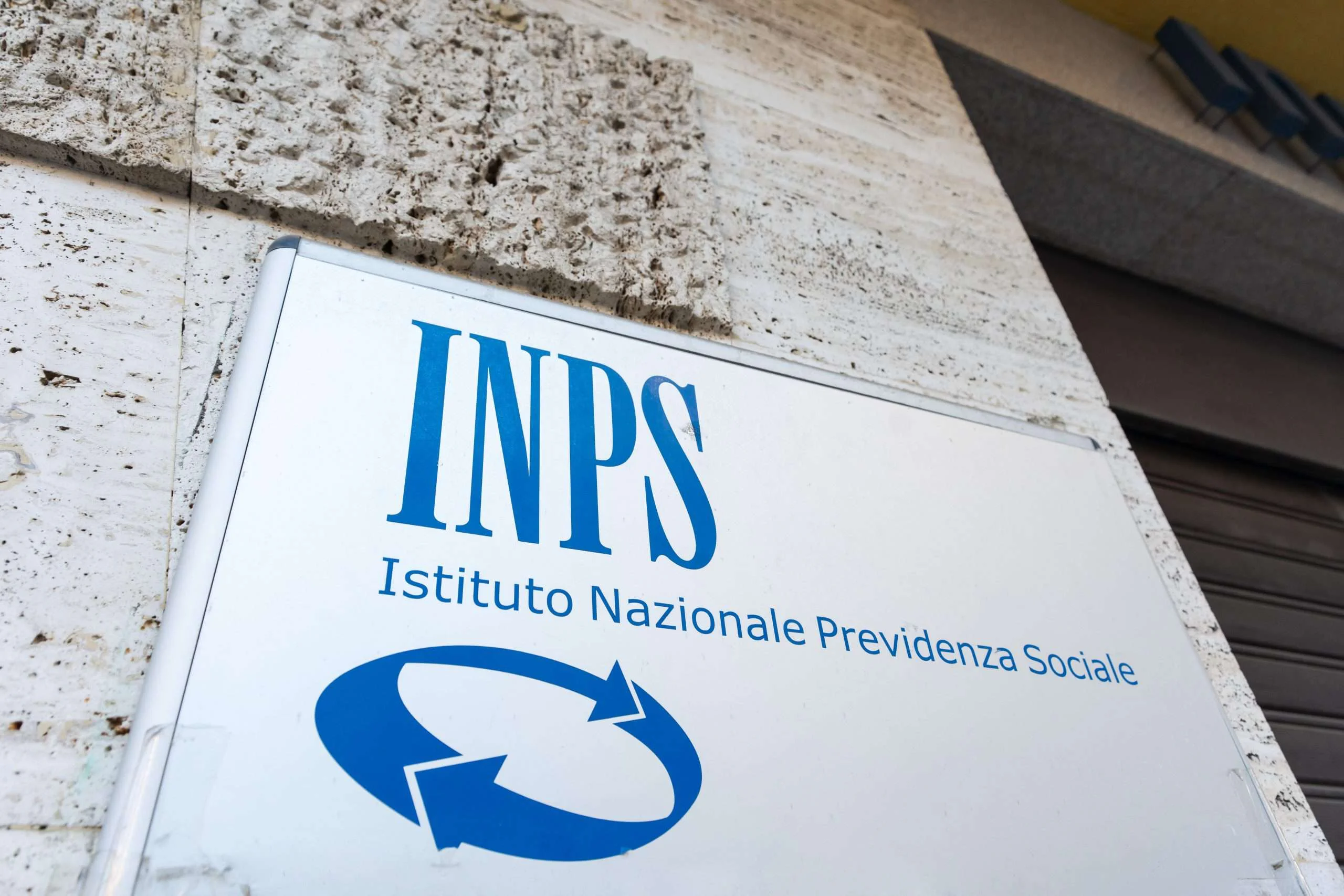 CONTRIBUTI INPS: VERSAMENTI, SCADENZE E MODALITÀ